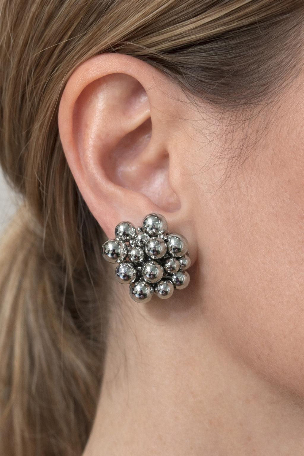 Orecchino a grappolo