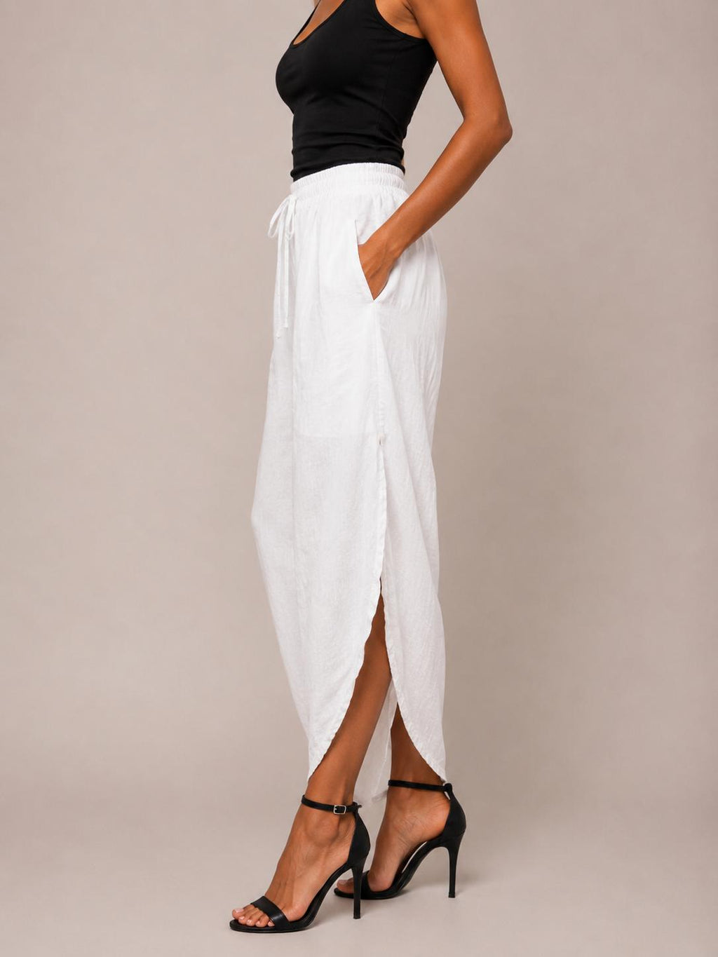 Pantalone balloon con spacchi