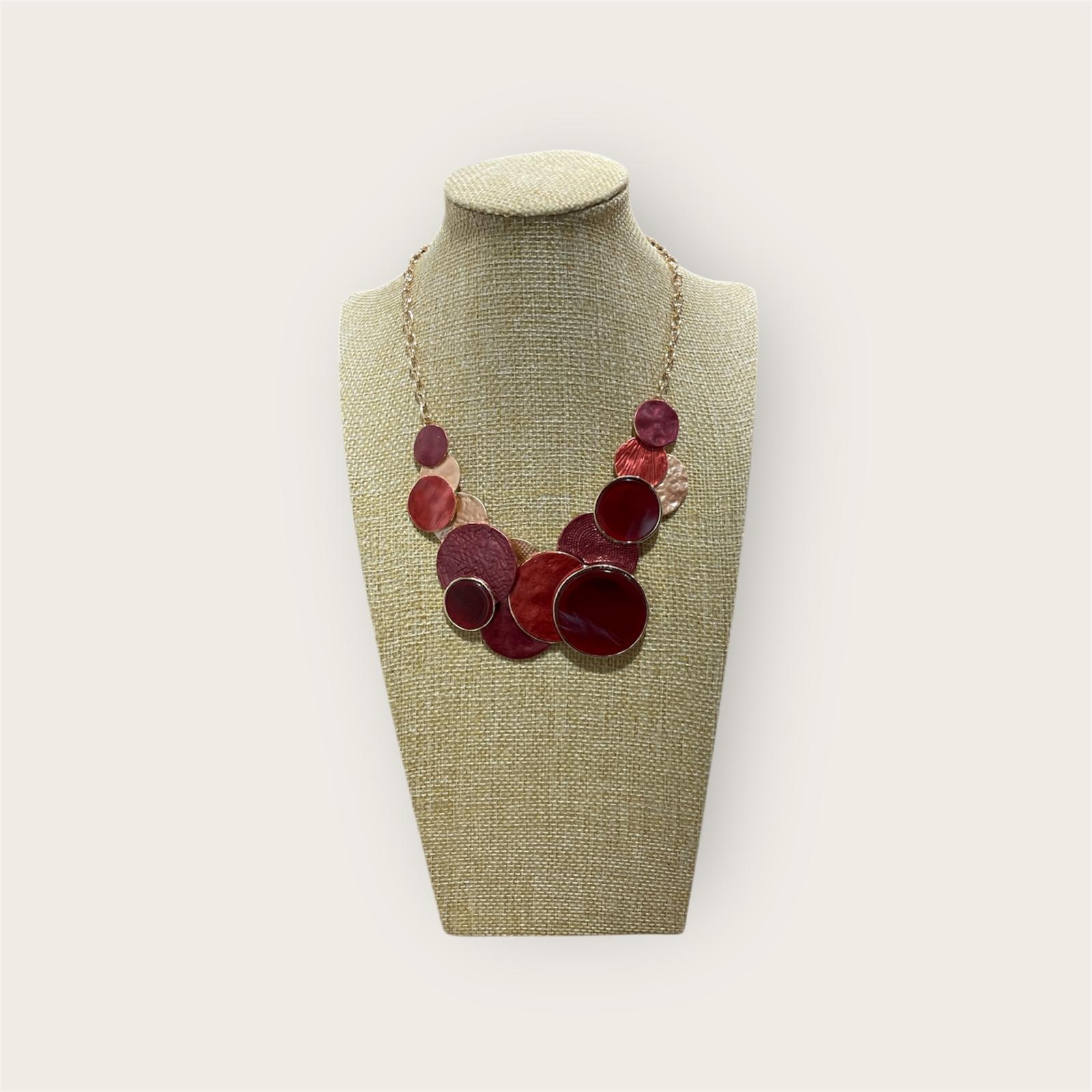 Collana pasticche
